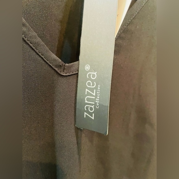 Women's V-neck Dress with Tiered Bell 3/4 Sleeves XXL - Picture 7 of 16